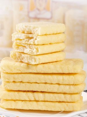 Korean Crisp Delight: Bánh giòn gạo không chiên với hương vị trứng bơ